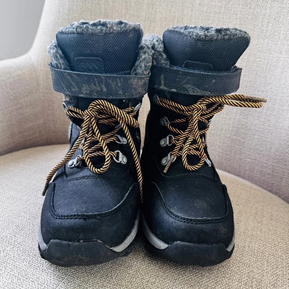 Target Kids Thermolite EcoMade Camo Winter Boots Black Tan Size 3